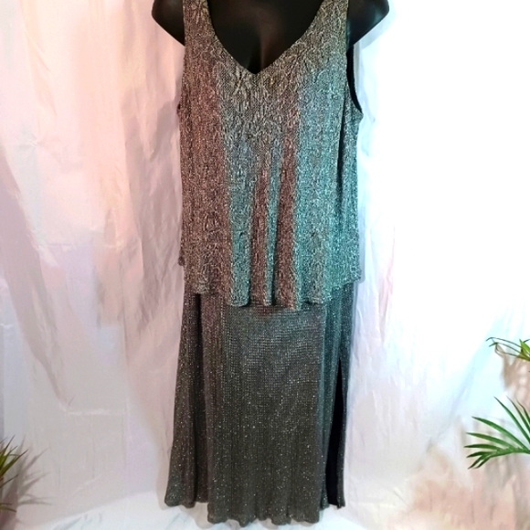 Onyx Nite Dresses & Skirts - ONYX NITE METALLIC SILVER GREY MAXI PULL-OVER EVENING DRESS, SIZE:24" SILVER